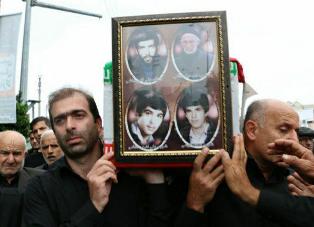 تشییع پیکر مادر ۳شهید در امیرکلا