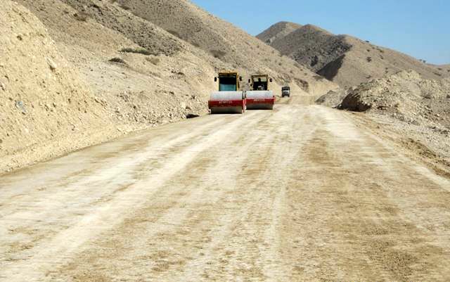 تکمیل یک محور کوهستانی تا پایان سال در سرباز