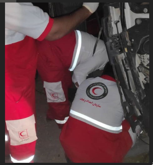 امدادرسانی نیروهای هلال احمر به دو حادثه در محور ابرکوه امدادرسانی نیروهای هلال احمر به دو حادثه در محور ابرکوه