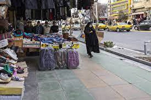 شهرداری آذرشهر قانون رفع سد معبر را جدی اجرا کند
