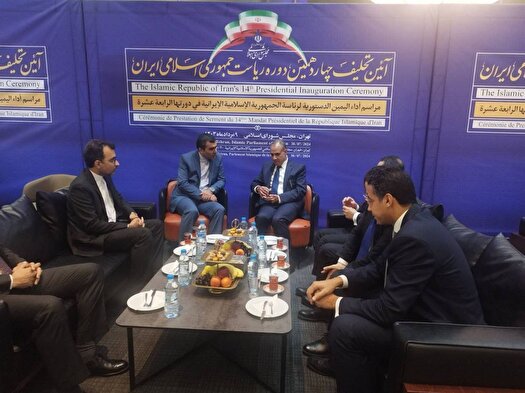 وزیر خارجه مصر برای حضور در مراسم تحلیف وارد تهران شد