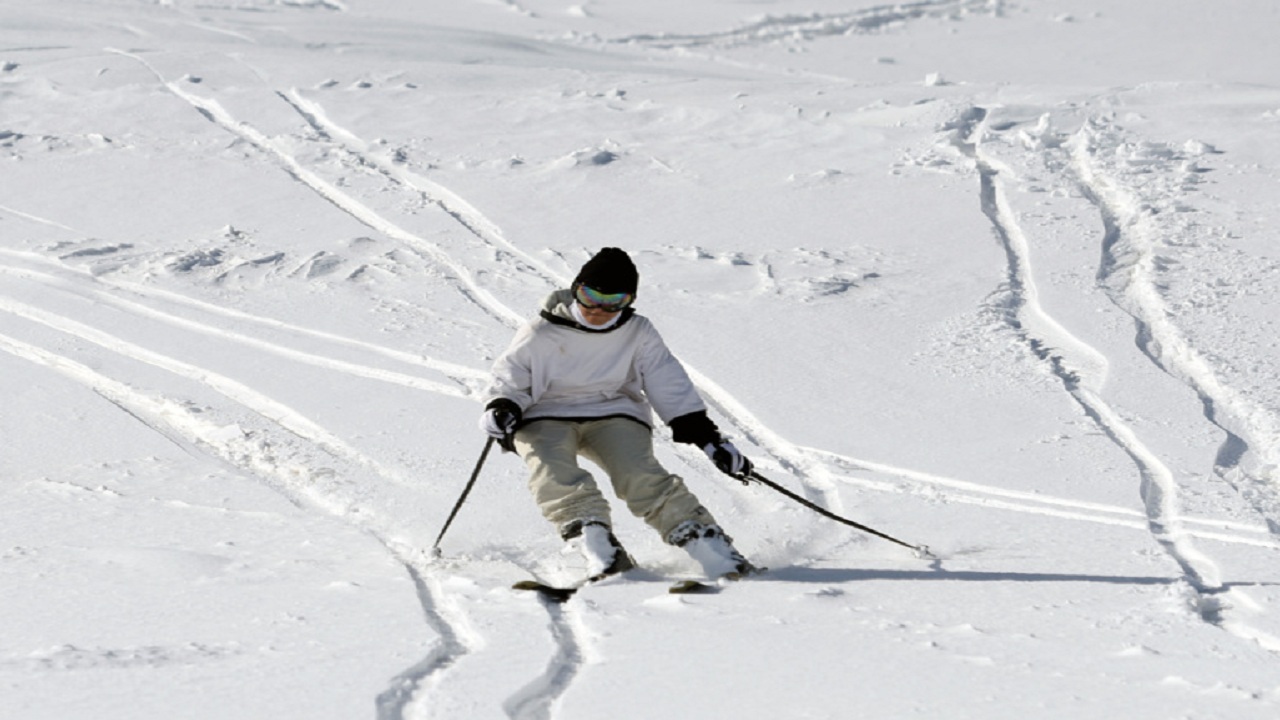 شهروندان از مراجعه به پیست اسکی مرند خودداری کنند