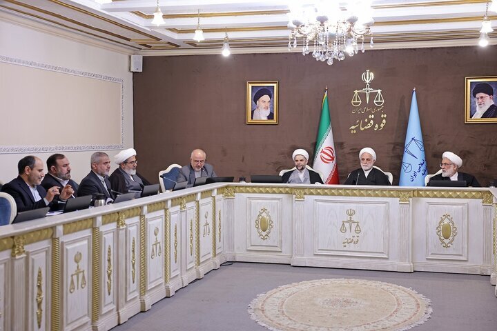 قضات برای رسیدگی به پرونده اغتشاشگران موضعی فعالانه دارند قضات برای رسیدگی به پرونده اغتشاشگران موضعی فعالانه دارند