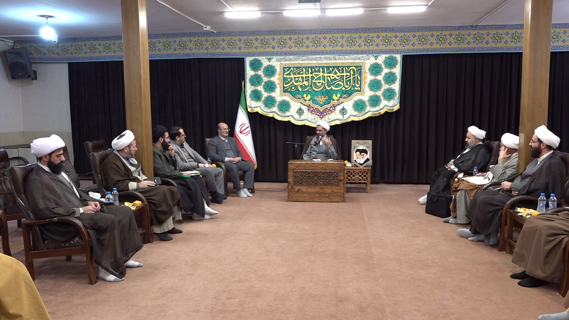 پاسخ به شبهات دانش آموزان سرمایه گذاری برای آینده کشور