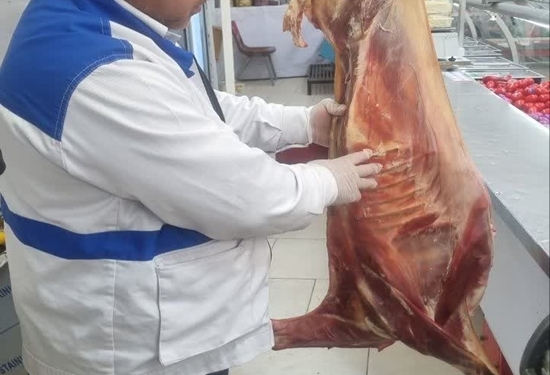 جمع‌آوری ۲ هزار کیلوگرم فرآورده‌های خام دامی فاسد در یزد