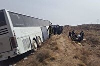 مصدوم شدن ۳۰ نفر در حادثه انحراف از مسیر اتوبوس بندرعباس –میبد