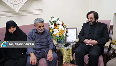 دیدار مدیر کل صدا و سیمای استان زنجان با خانواده شهید فروغی راد