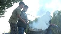 پرچمداری نوجوانان در  ماه محرم
