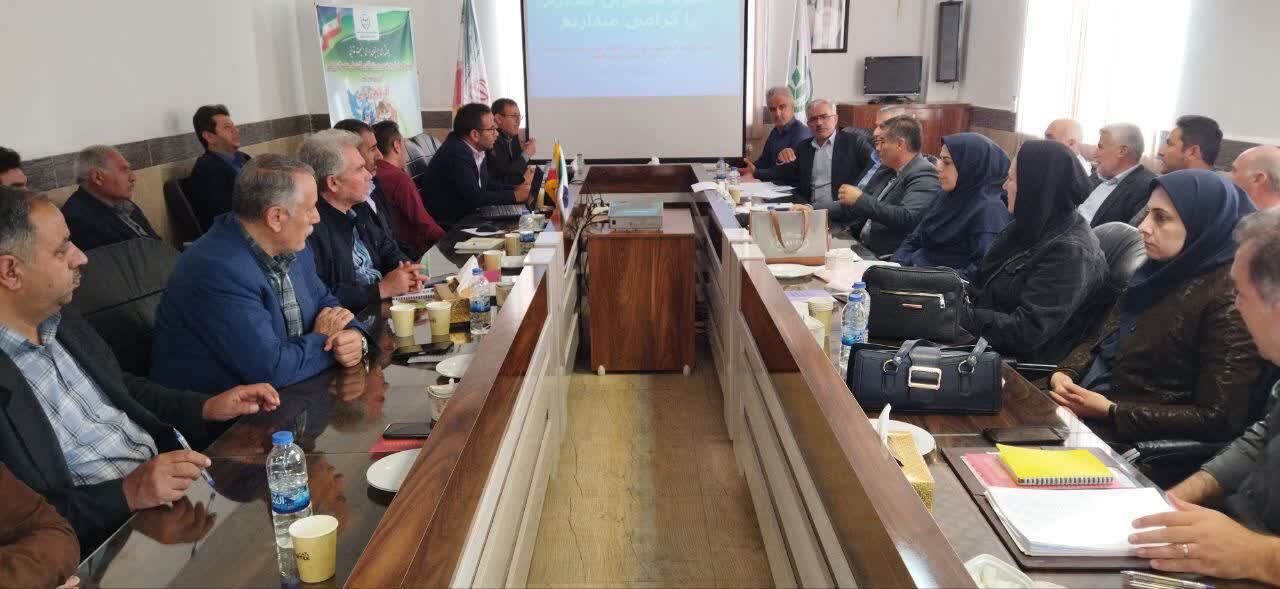 برگزاری نهمین کاروان ترویج بهره‌وری در خوی با محوریت الگوی کشت و سازگاری با تغییر اقلیم