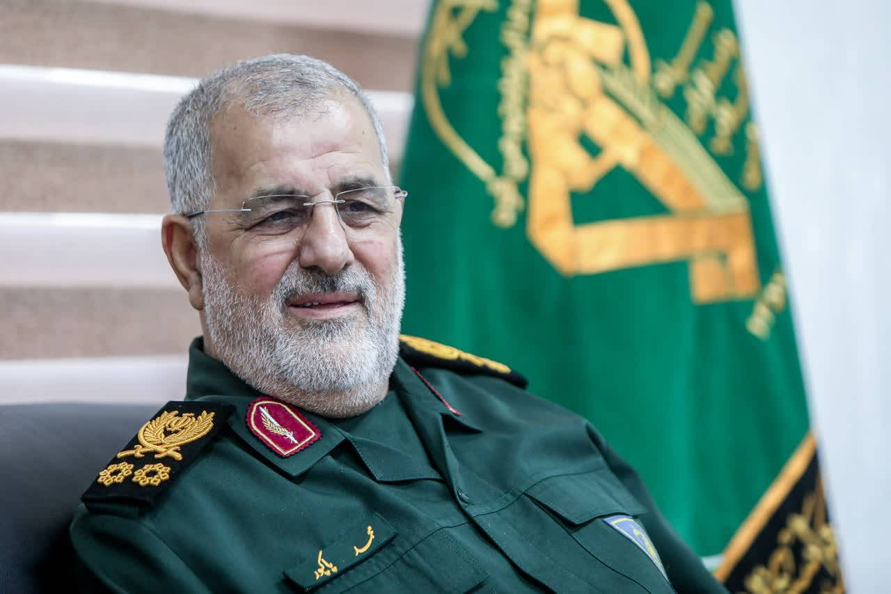 **** سرلشکر پاکپور: بسیج باید در بحران‌ها به همه توان به کمک مردم برود