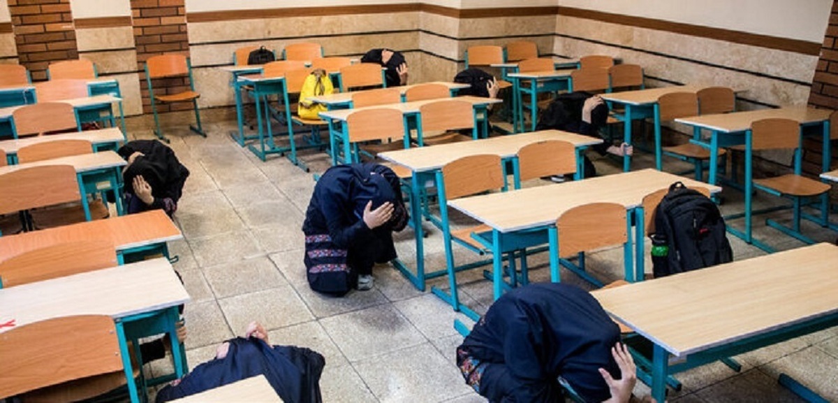 برگزاری مانور زلزله در مدارس یزد برگزاری مانور زلزله در مدارس یزد