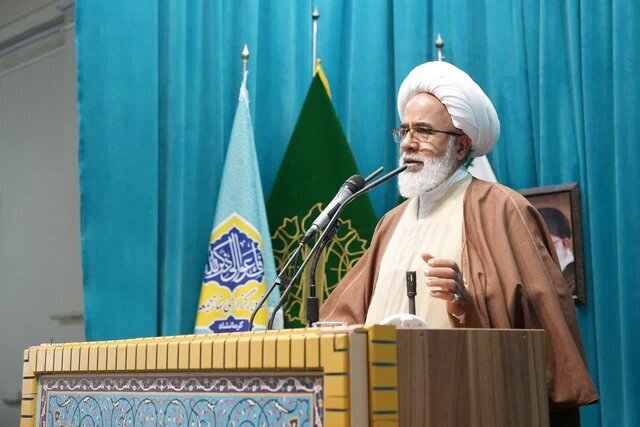 امام جمعه کرمانشاه: دشمن با جنگ ترکیبی در پی تضعیف ملت ایران است امام جمعه کرمانشاه: دشمن با جنگ ترکیبی در پی تضعیف ملت ایران است