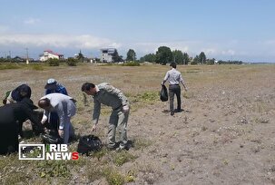پاکسازی بخشی از ساحل شهرستان رضوانشهر با مشارکت مردم و مسئولان