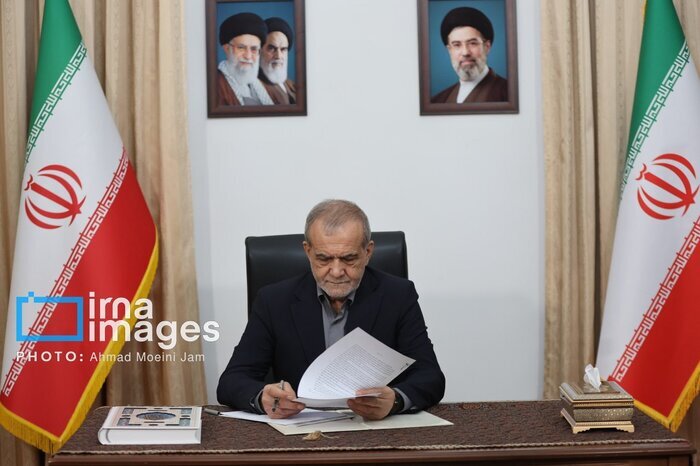 پزشکیان یادداشت تفاهم اسلامآباد را امضا کرد پزشکیان یادداشت تفاهم اسلامآباد را امضا کرد