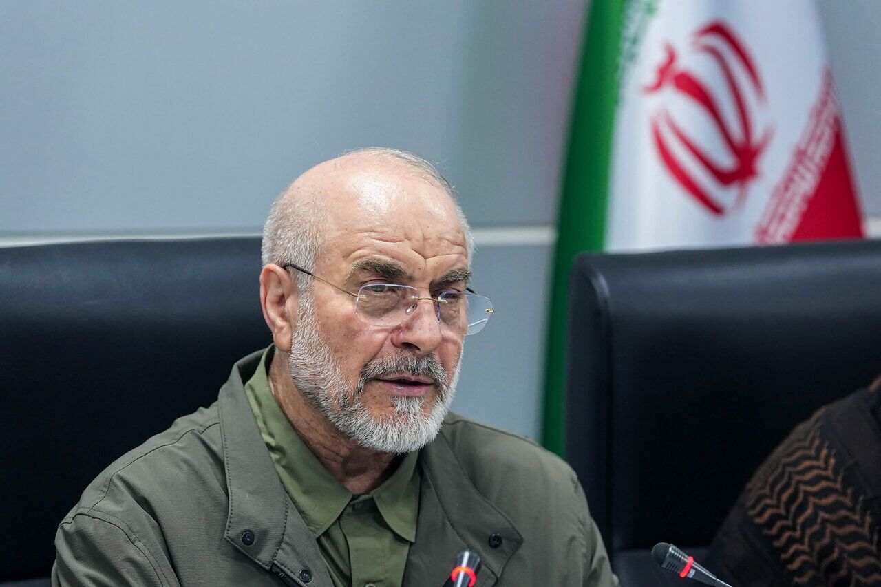دست ما روی ماشه است / دیپلماسی را میدان مبارزه میدانیم دست ما روی ماشه است / دیپلماسی را میدان مبارزه میدانیم