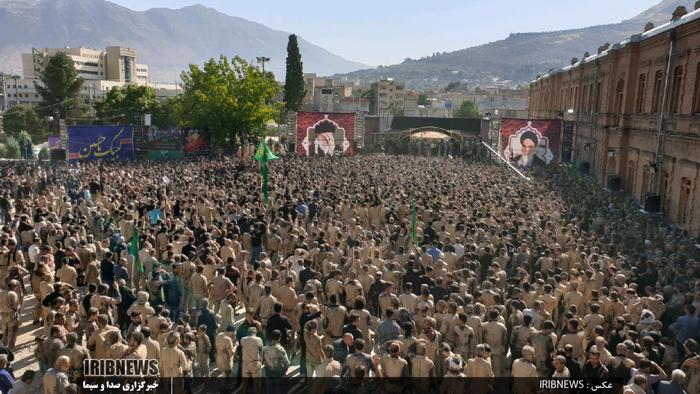 عزاداری مردم لرستان در عاشورای حسینی

عکس: مهدی ملکشاهیان